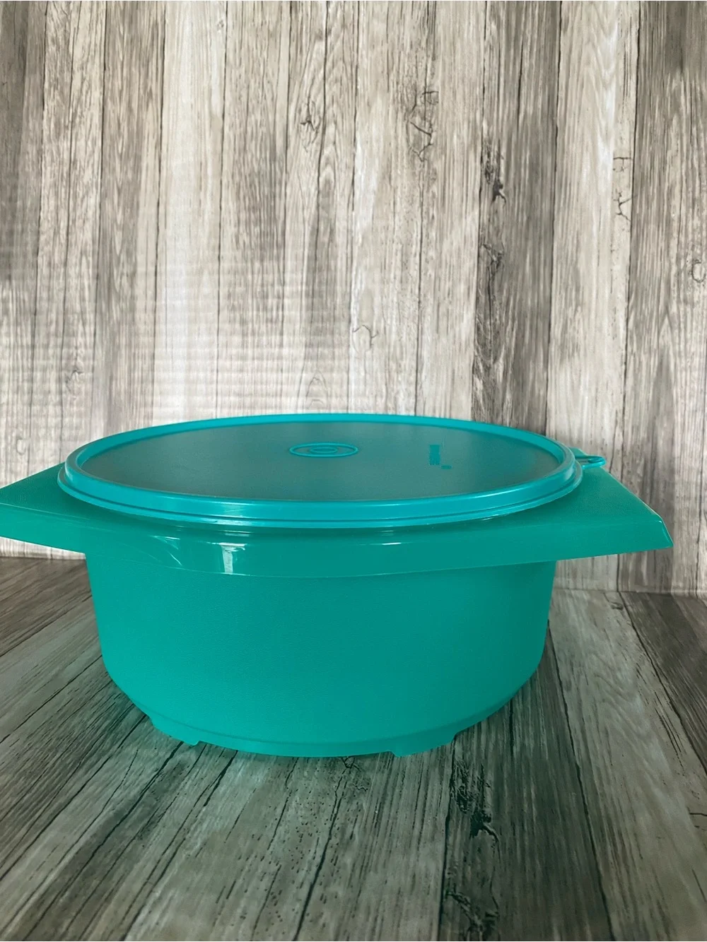 # 1 TUPPERWARE TORTILLA KEEPER